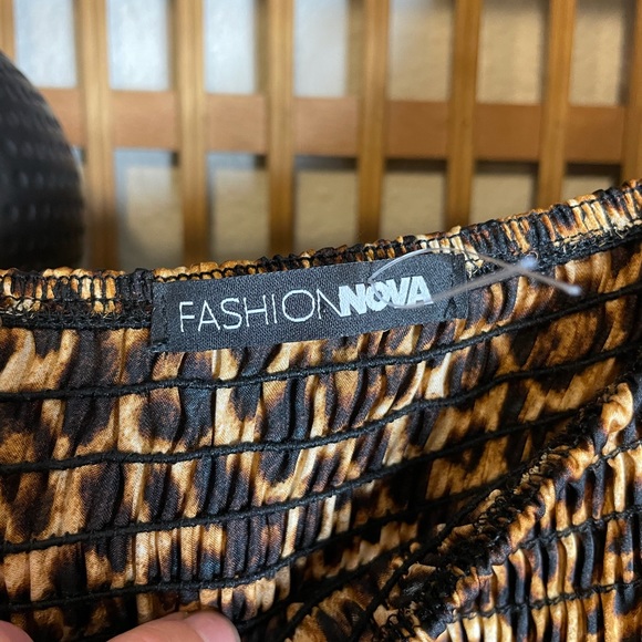 Fashion nova silk scrunched cheetah dress with poofed  sleeves - Picture 4 of 7